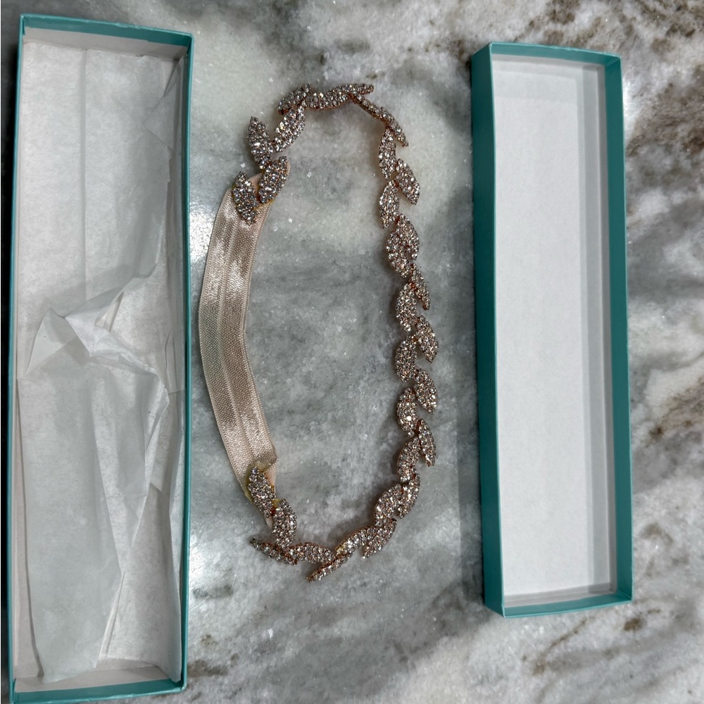 NIB Rose Gold Rhinestone Garter - Picture 3 of 5